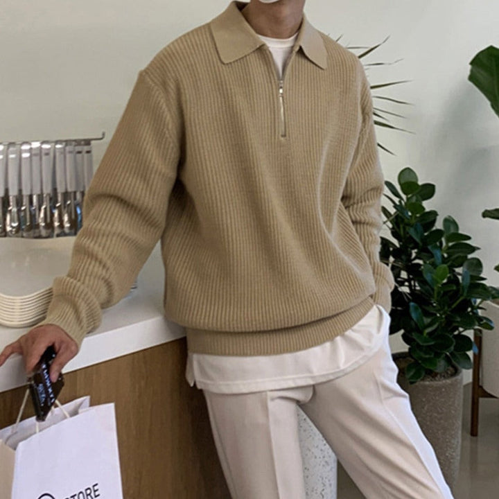 Men's ribbed collared half-zip sweater with long sleeves