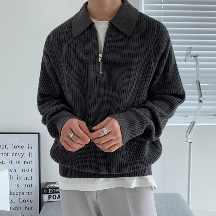 Men's ribbed collared half-zip sweater with long sleeves