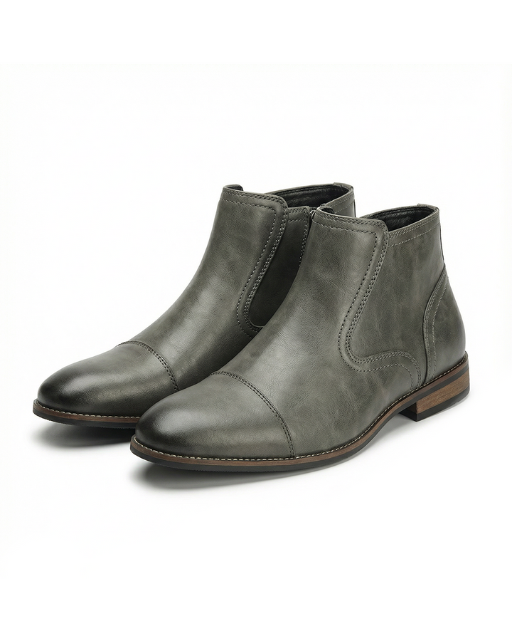 Men's Chelsea ankle boots with elastic side panels, rounded toes and low heels