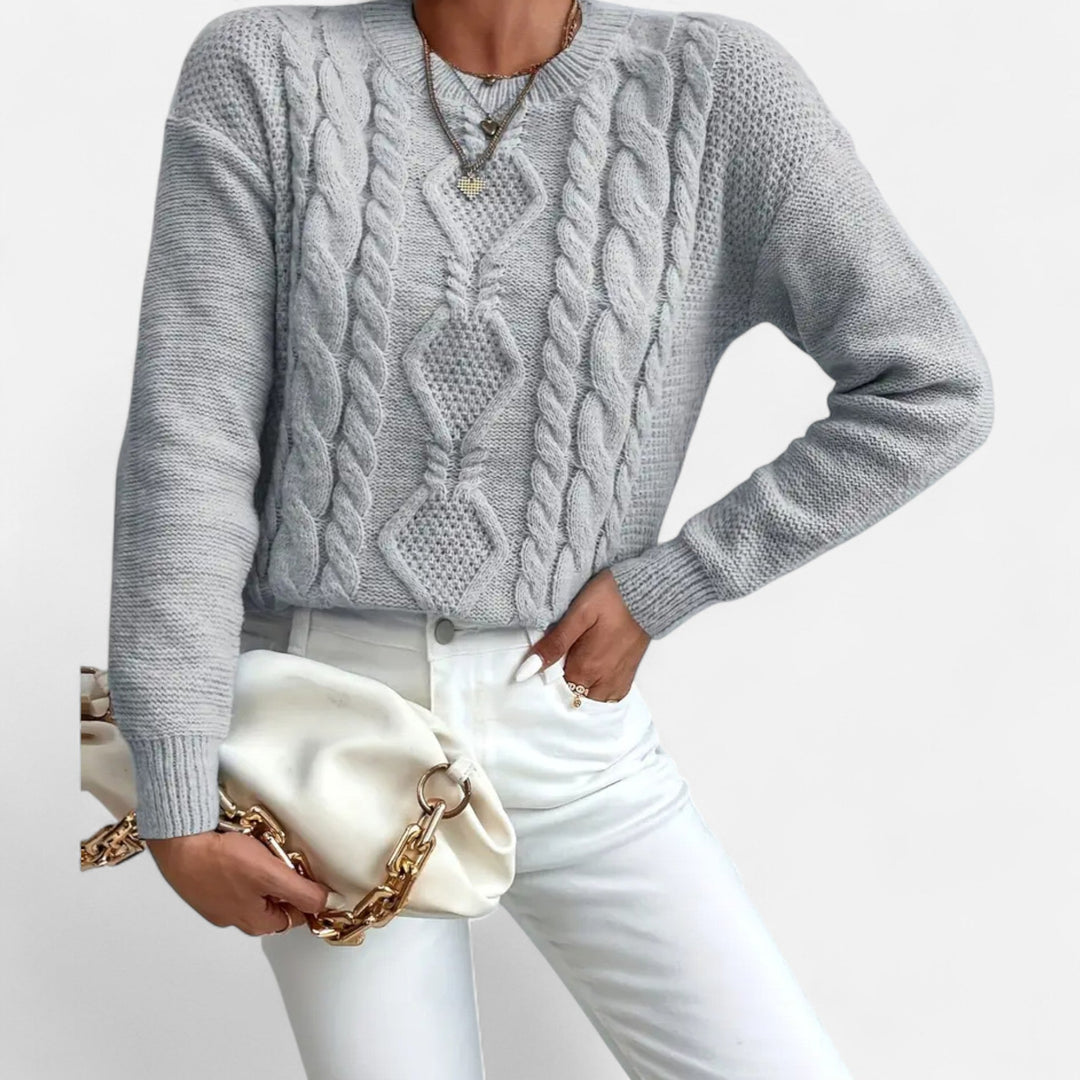 Women's textured cable knit jumper with crew neck and long sleeves