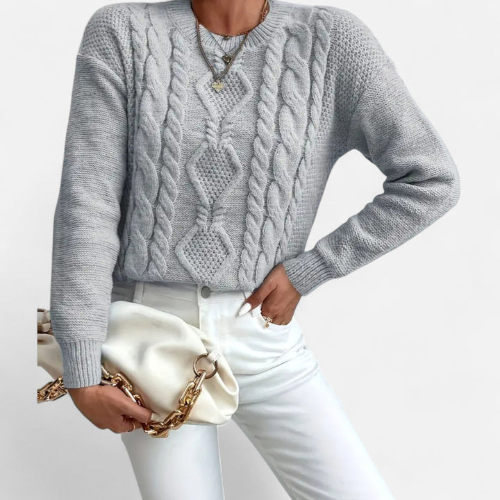 Women's textured cable knit jumper with crew neck and long sleeves
