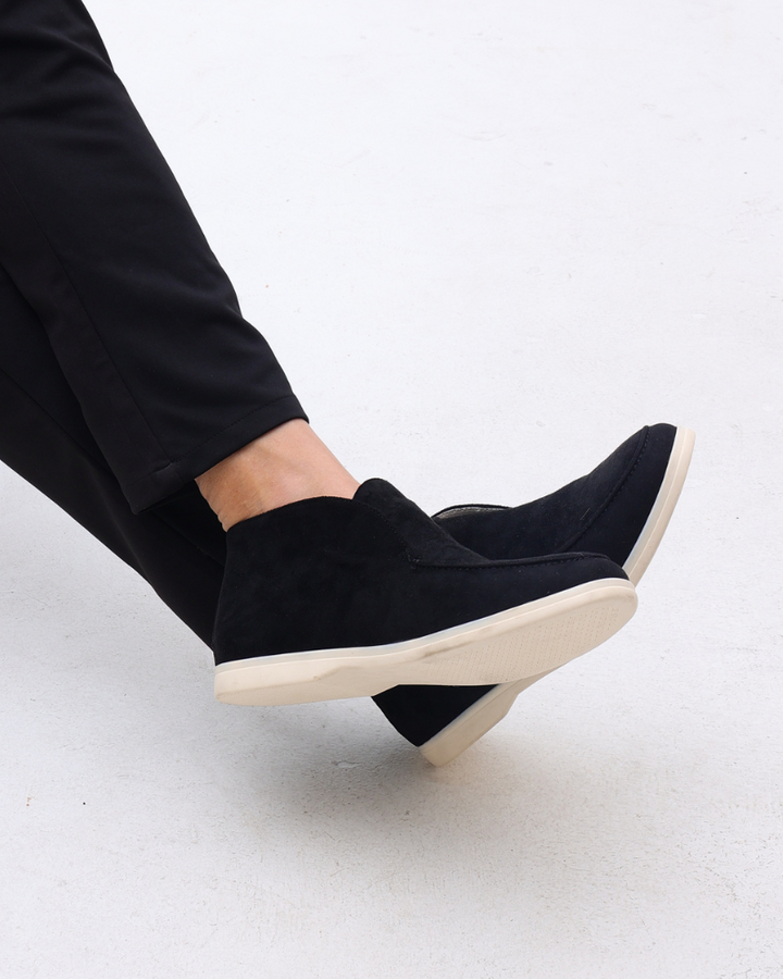 Unisex ankle loafers with round moc toe and flat sole