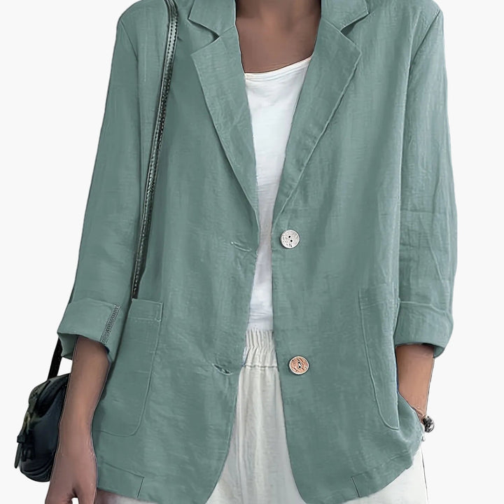 Women's blazer with notched lapels, button front and patch pockets