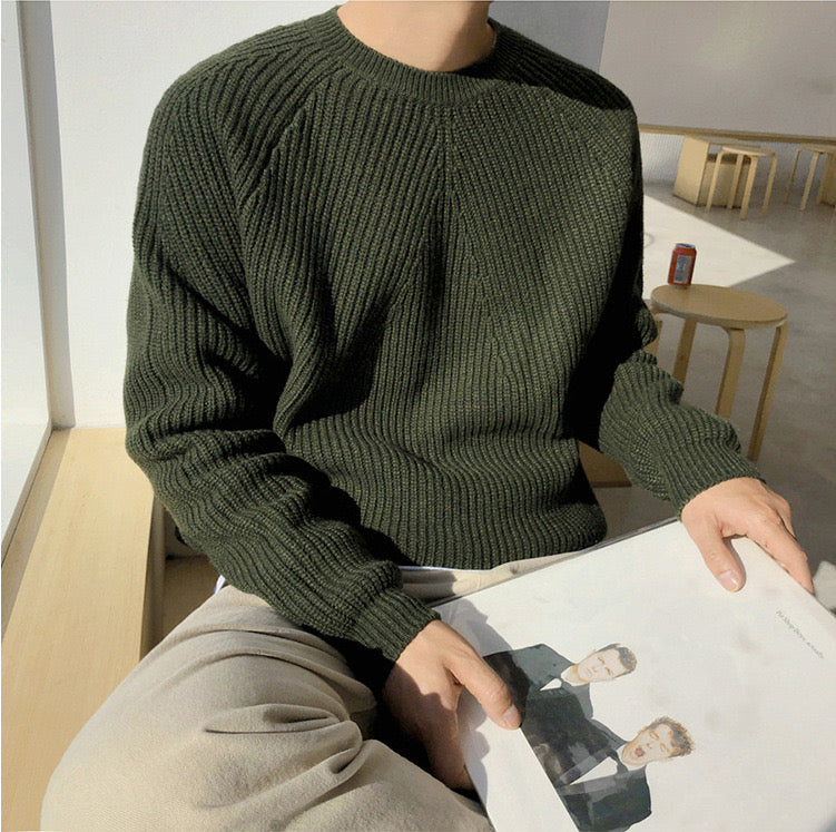 Ribbed crew neck sweater with long sleeves