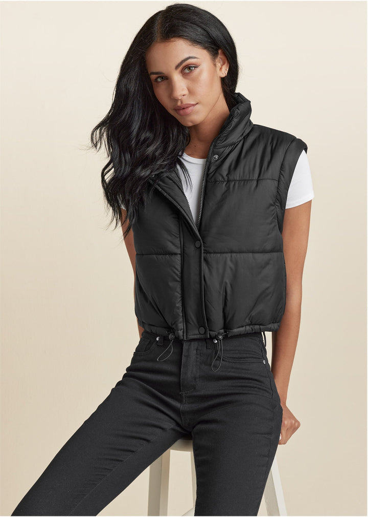 Women's black cropped quilted puffer jacket with hood and drawstring hem