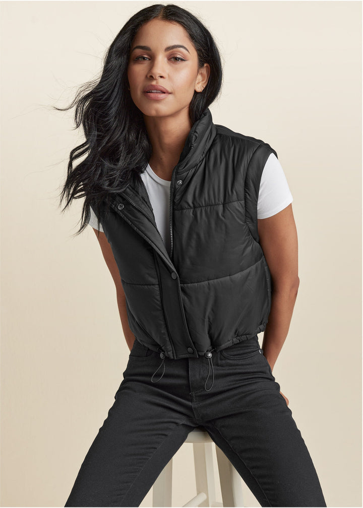 Women's black cropped quilted puffer jacket with hood and drawstring hem