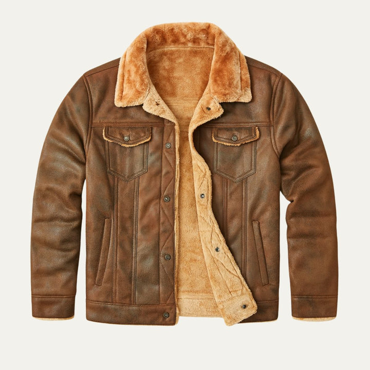 Men's sherpa lined jacket with snap fastening, long sleeves and multiple front pockets