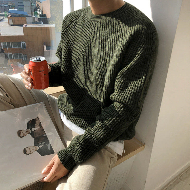 Ribbed crew neck sweater with long sleeves
