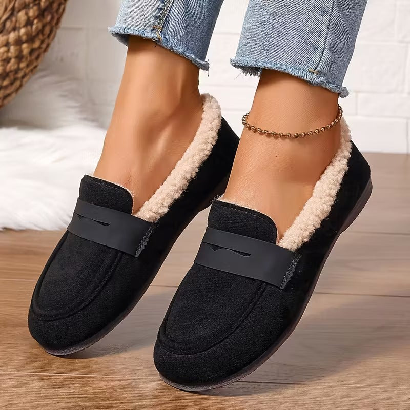 Women's lined slip-on loafers with round toes and wide front bands