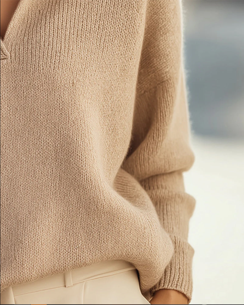 Women's beige knitted V-neck jumper with collar and long sleeves