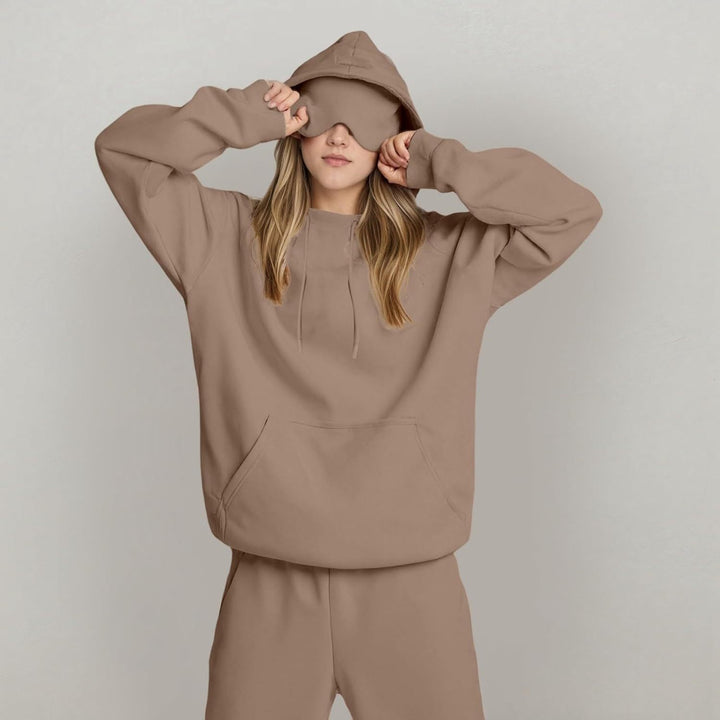 Women's hooded sweatshirt and jogger set with long sleeves and front pouch pocket