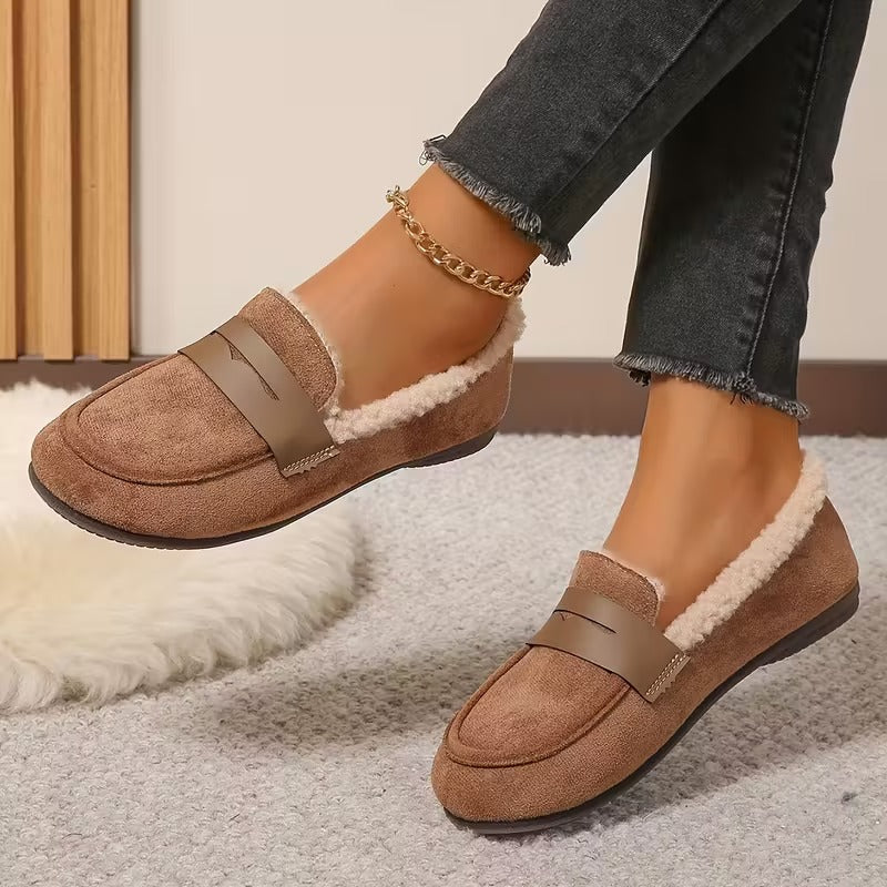 Women's lined slip-on loafers with round toes and wide front bands