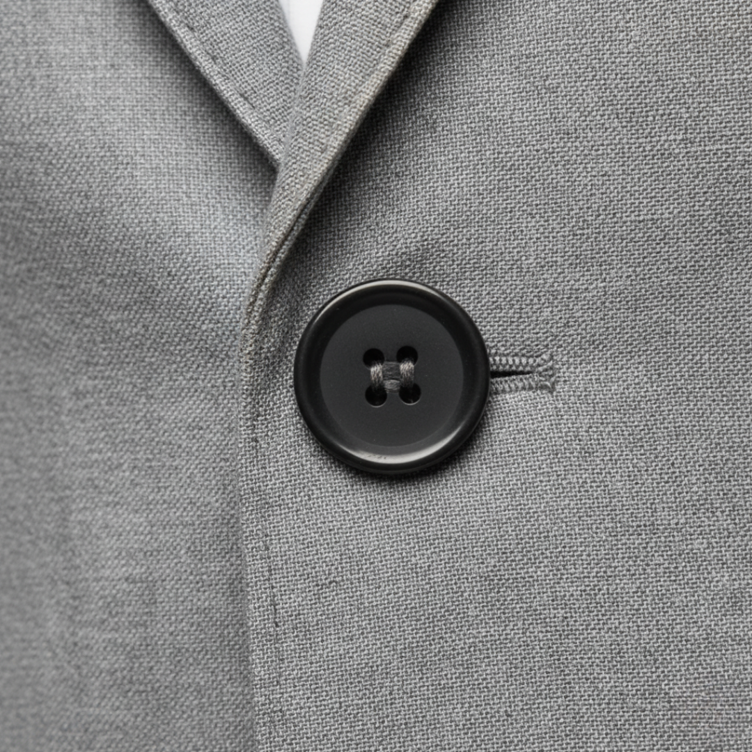 Men's slim-fit structured woven blazer with notch lapels, long sleeves and flap pockets