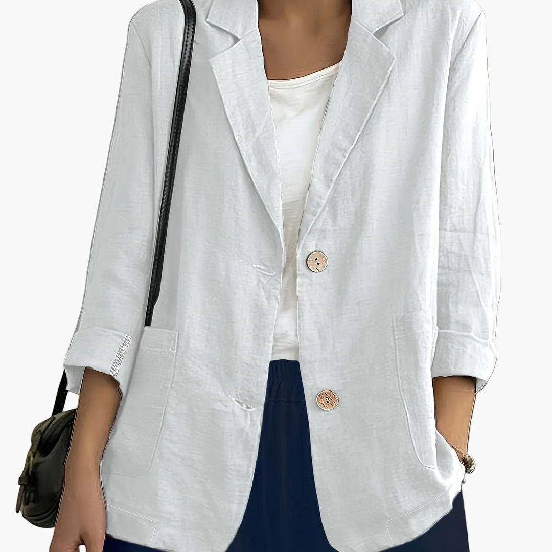 Women's blazer with notched lapels, button front and patch pockets