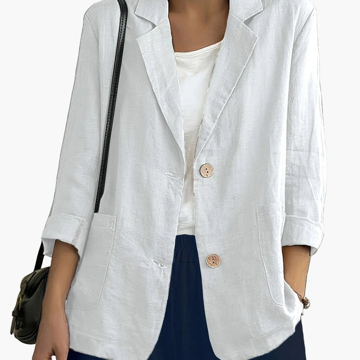 Women's blazer with notched lapels, button front and patch pockets