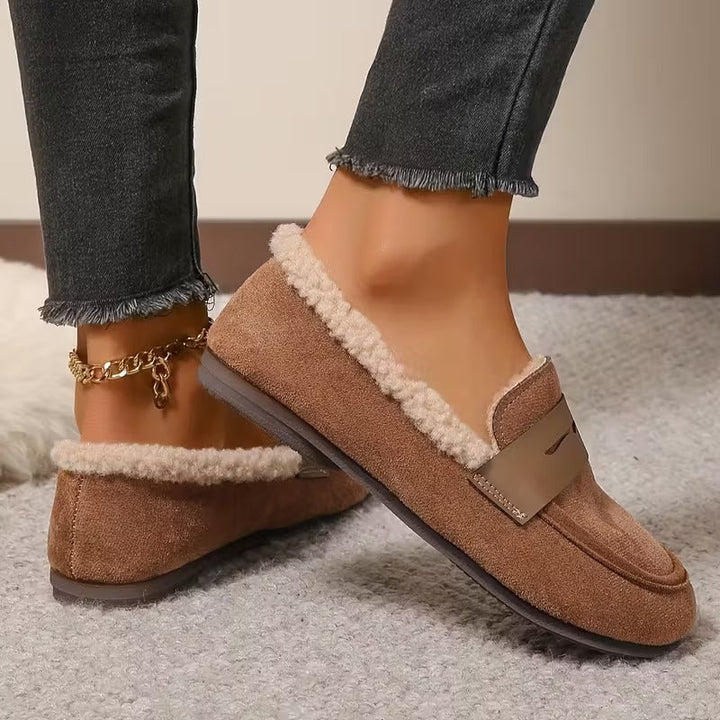 Women's lined slip-on loafers with round toes and wide front bands