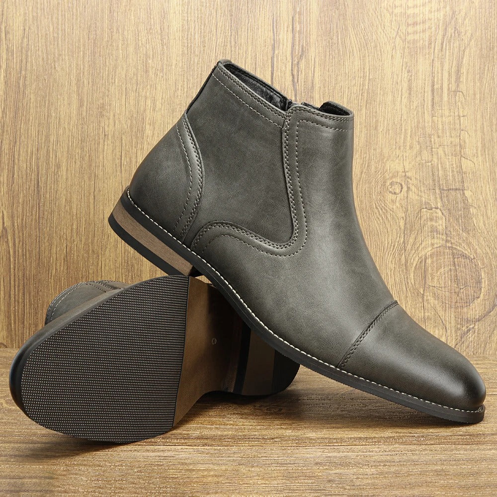Men's Chelsea ankle boots with elastic side panels, rounded toes and low heels