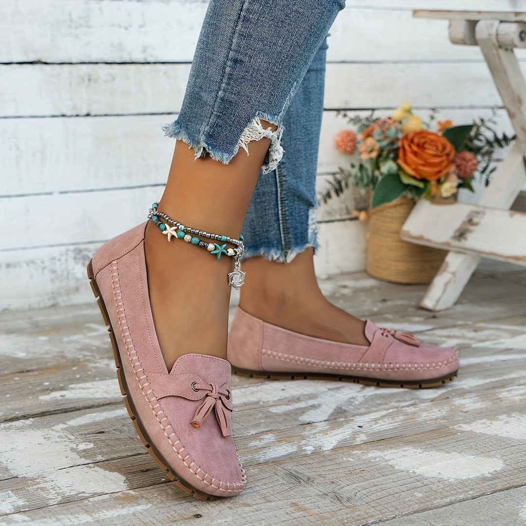 Classic loafer with tassel detail in grey suede with moccasin sole