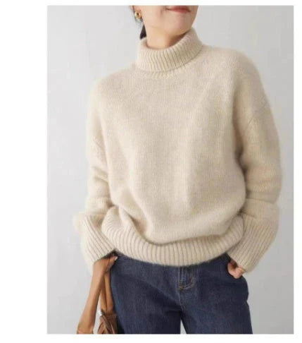 Women's relaxed plain turtleneck jumper with long sleeves and ribbed trims