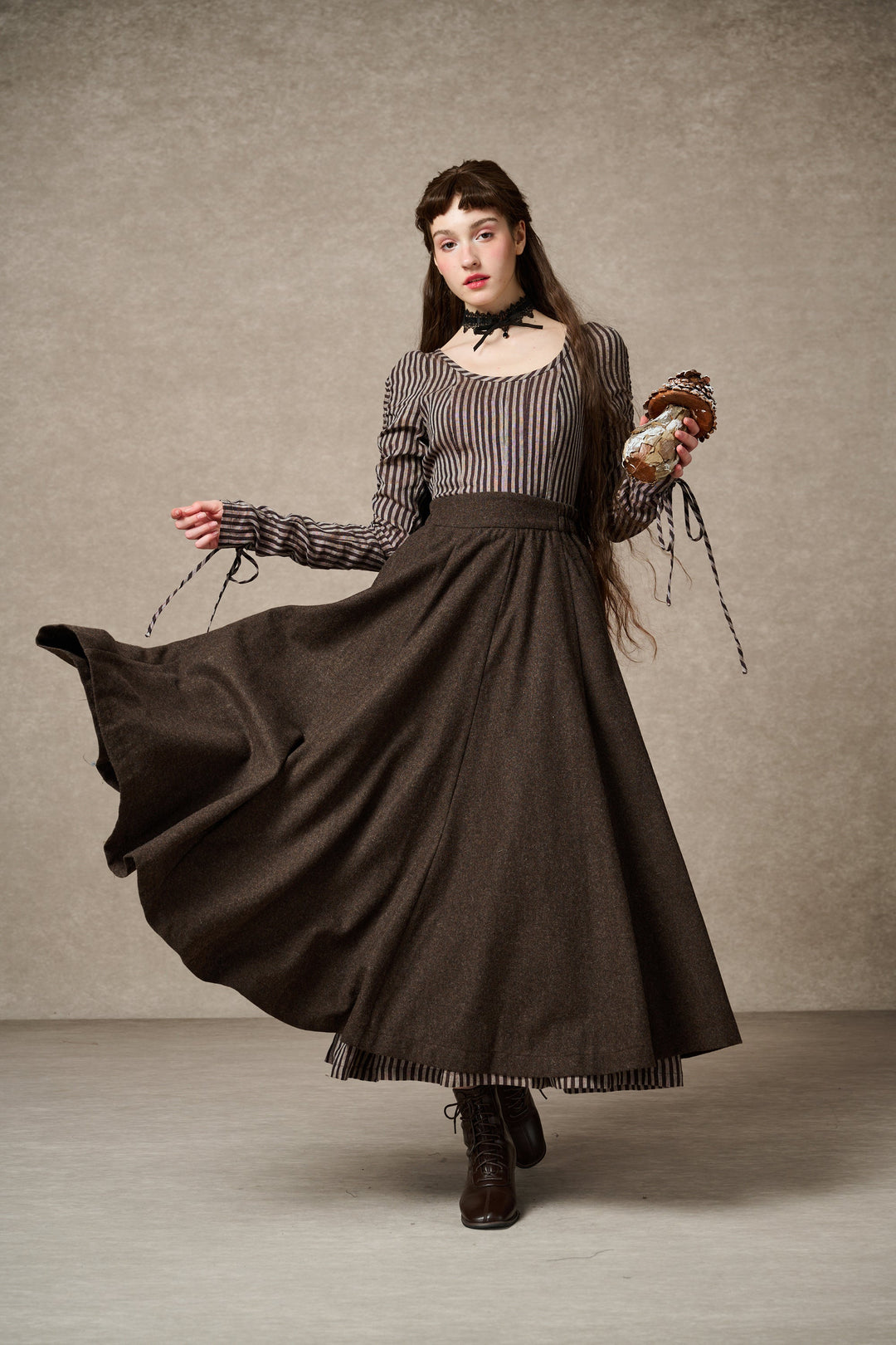 Women's full flared midi skirt with high waistband and flowing folds