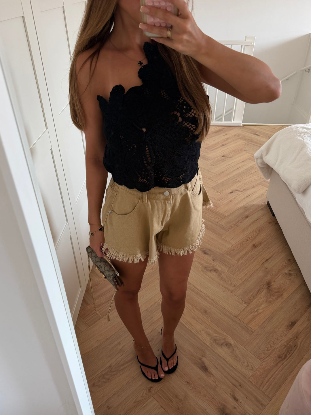 Women's beige mid-rise summer shorts