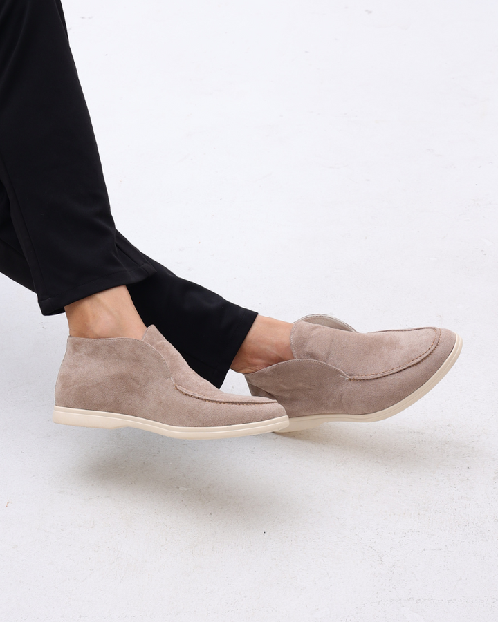 Unisex ankle loafers with round moc toe and flat sole