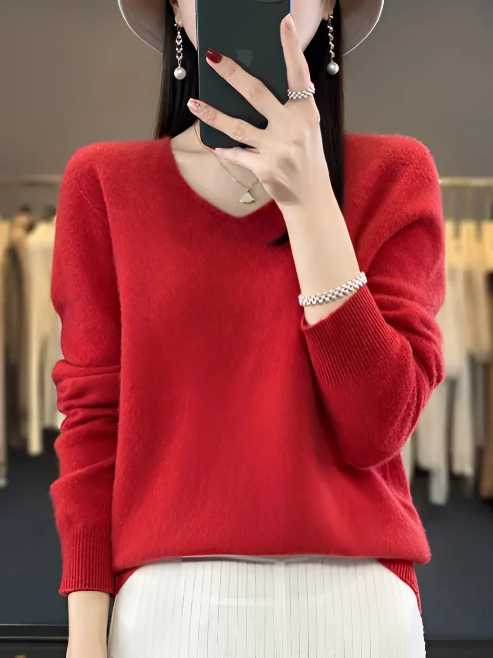 Women's long-sleeve crew neck knit sweater with ribbed cuffs and hem