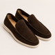 Men's round-toe slip-on loafers with flat contrasting soles