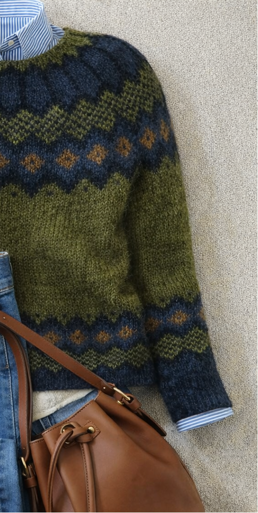 Green Nordic pattern jumper with crew neck and long sleeves