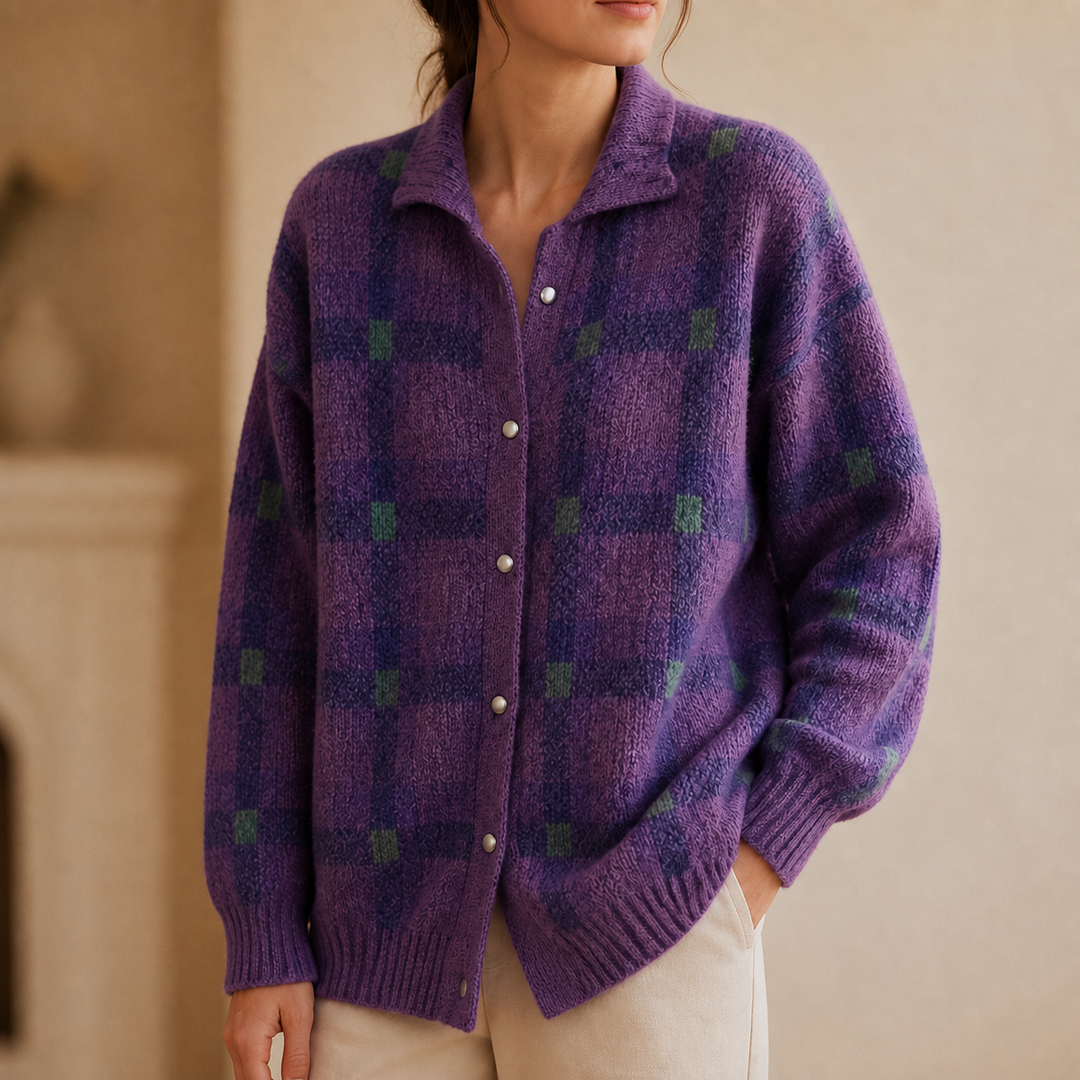 Women's oversized checked cardigan with collar, long sleeves and button front