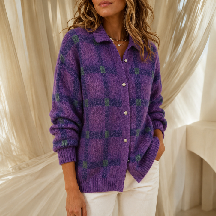 Women's oversized checked cardigan with collar, long sleeves and button front