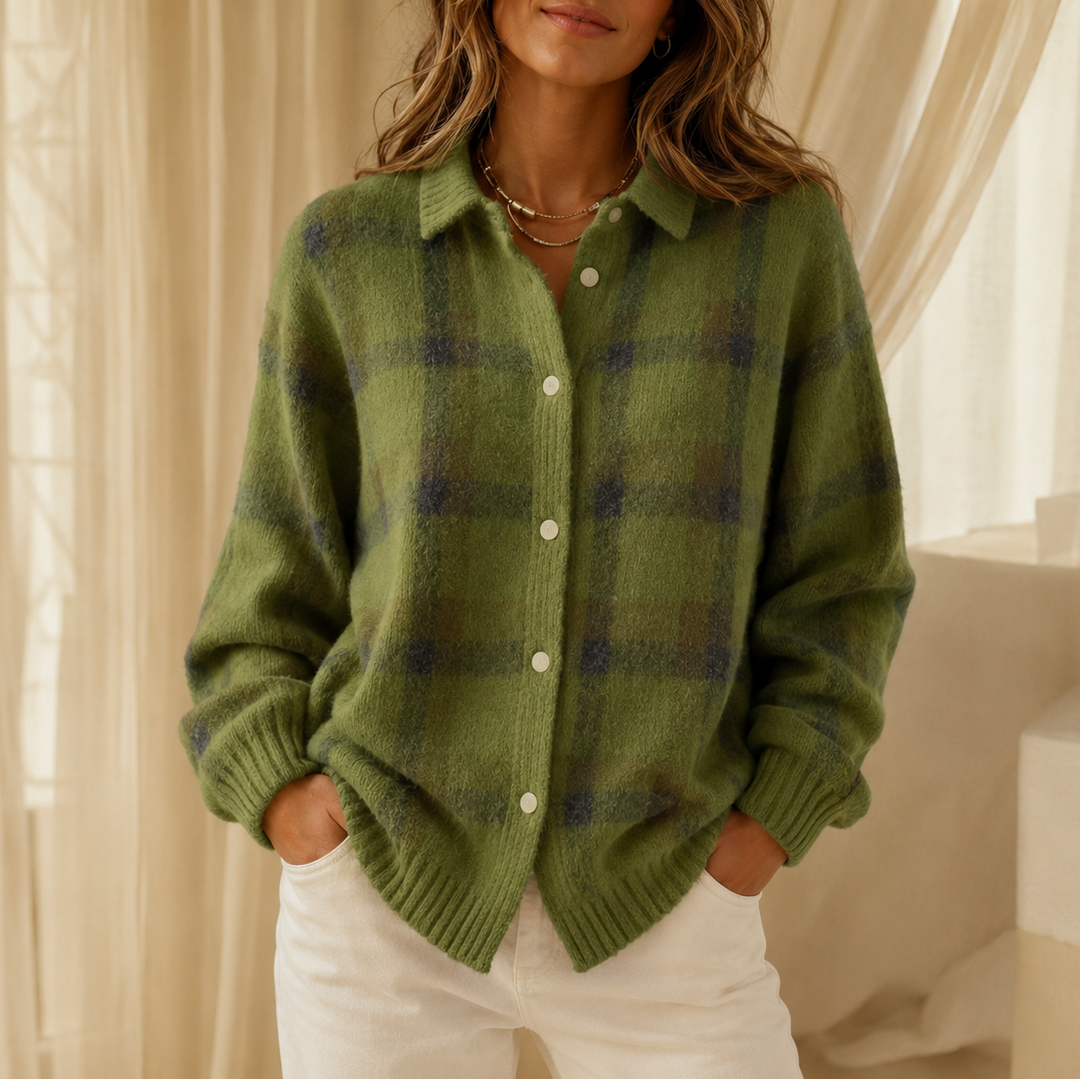 Women's oversized checked cardigan with collar, long sleeves and button front