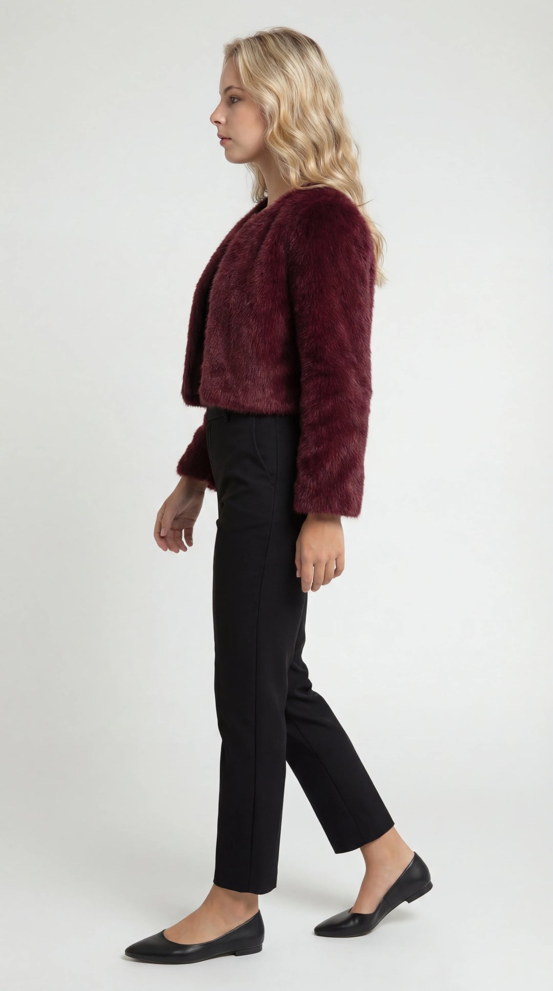 Women's cropped faux fur jacket with round neckline