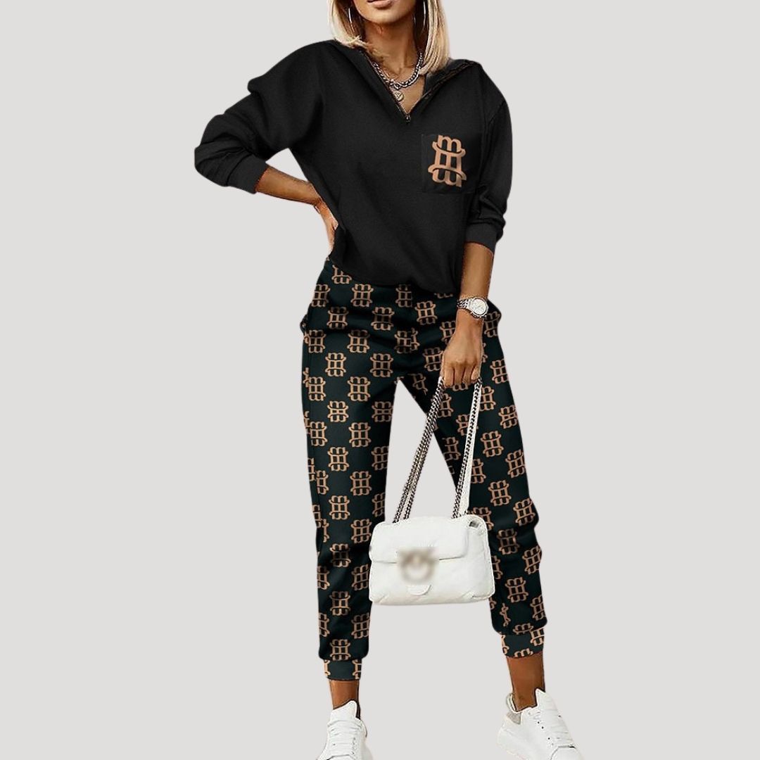 Women's hooded tracksuit set with tapered jogger trousers