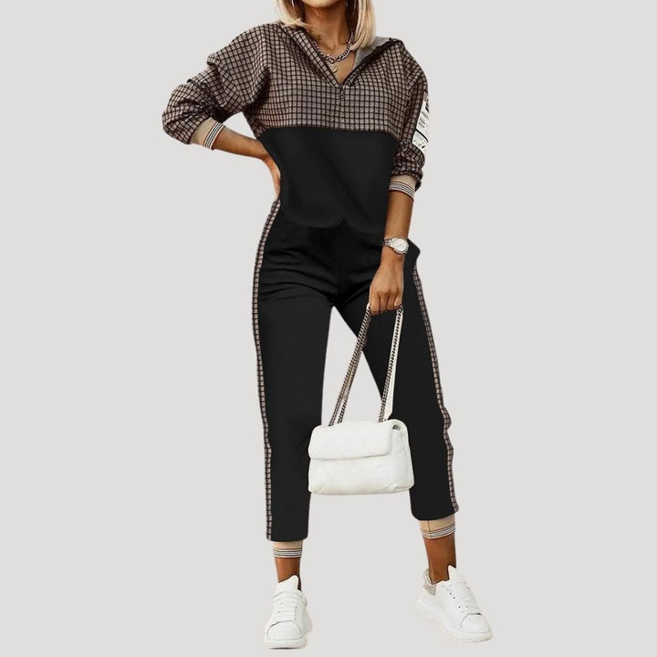 Women's hooded tracksuit set with tapered jogger trousers