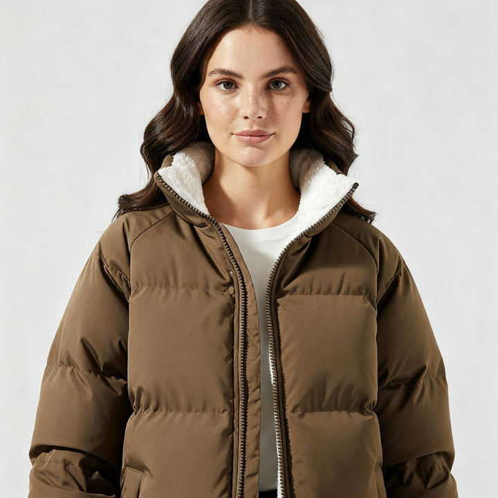 Women's quilted hooded jacket with zip fastening and contrasting lining