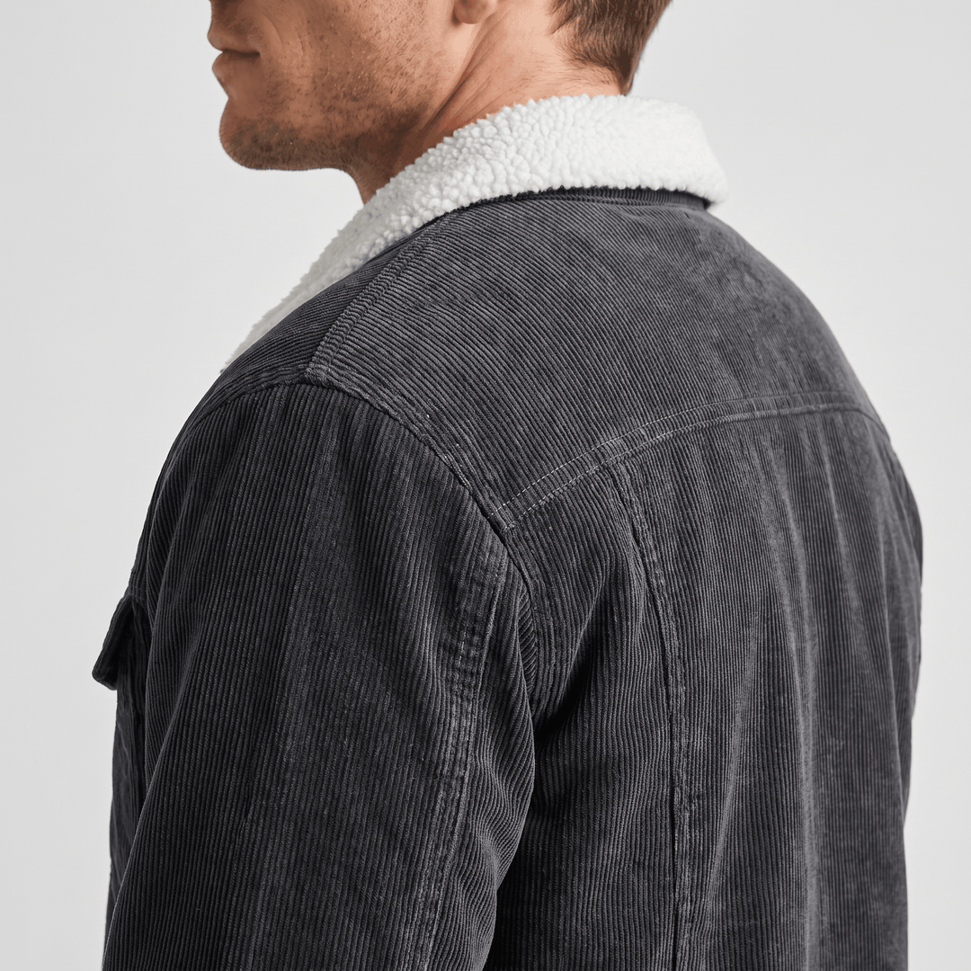 Men's corduroy jacket with contrasting sherpa collar and snap front