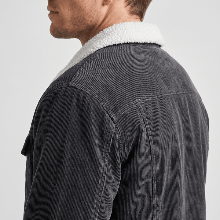 Men's corduroy jacket with contrasting sherpa collar and snap front
