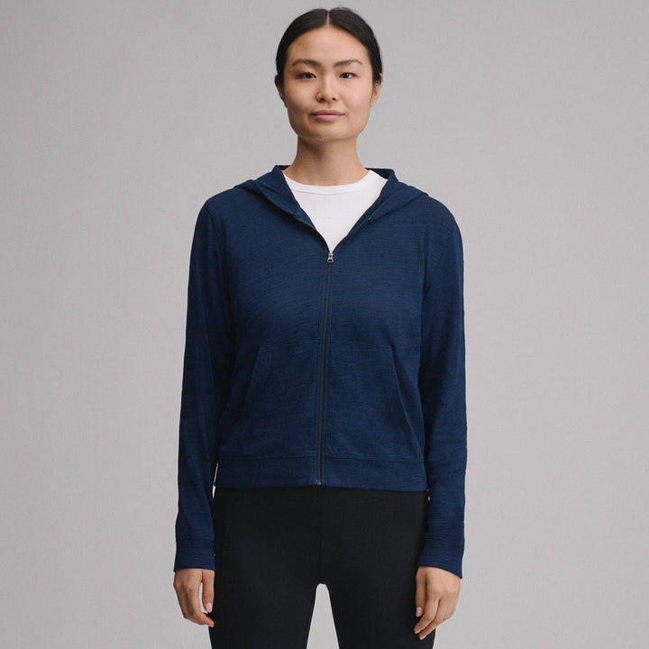 Women's hooded full-zip sweatshirt with long sleeves and front pockets