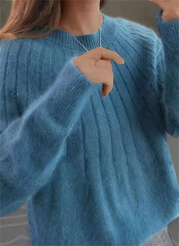 Women's ribbed crew neck jumper with long sleeves and relaxed hip-length fit