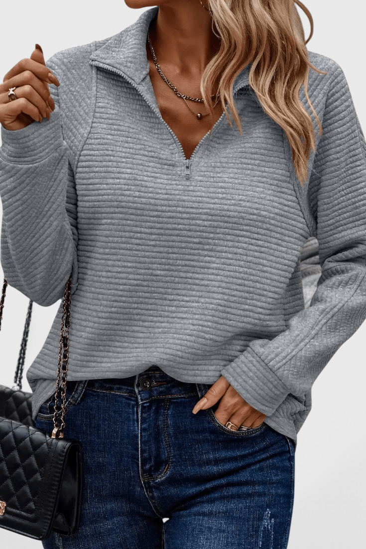 Women's ribbed quarter-zip jumper with mock neckline and long sleeves