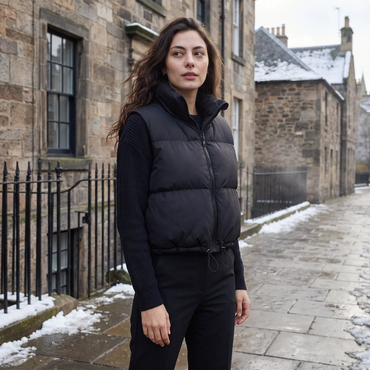 Women's cropped quilted puffer gilet with high collar and front zip