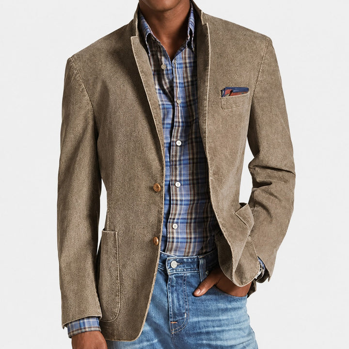 Men's single-breasted blazer with notched lapels, long sleeves and patch pockets