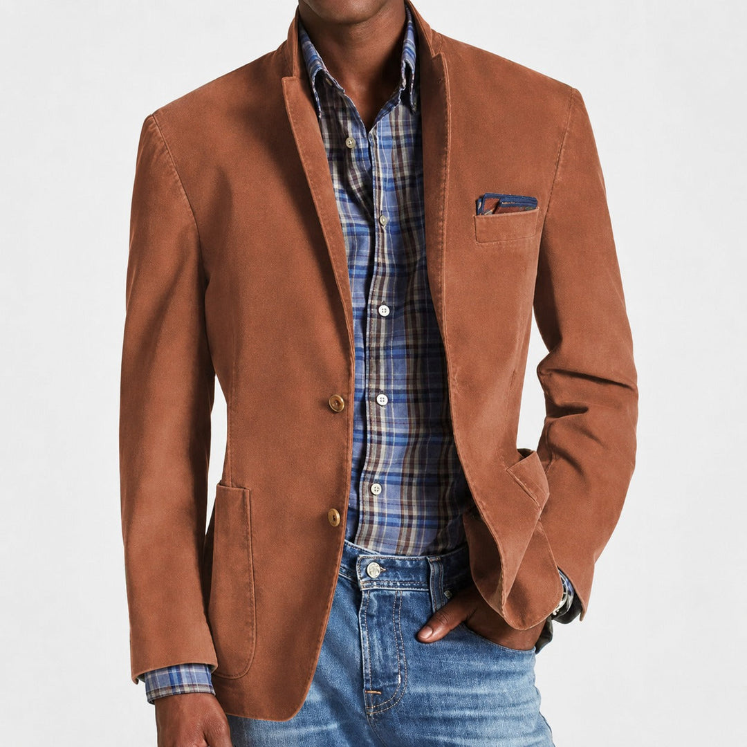 Men's single-breasted blazer with notched lapels, long sleeves and patch pockets