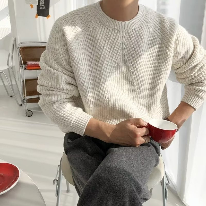 Ribbed crew neck sweater with long sleeves