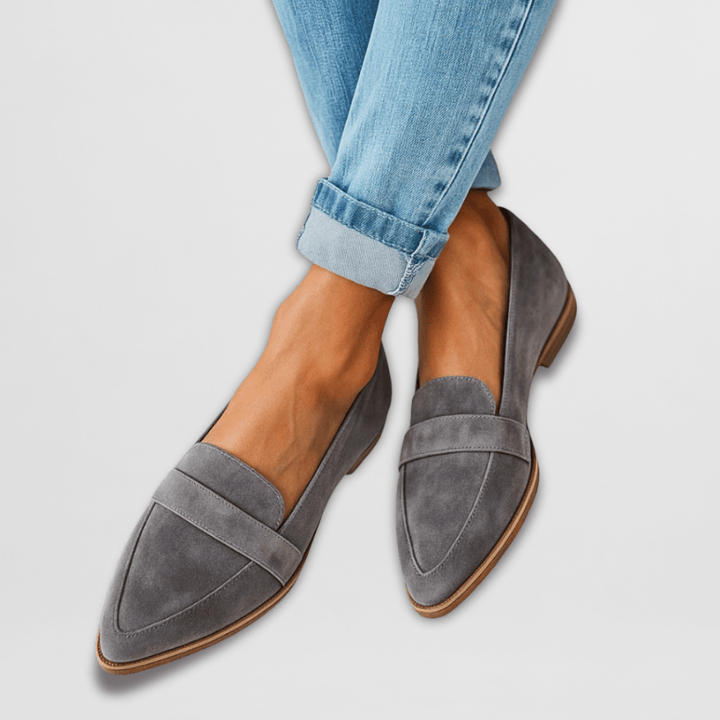 Women's slip-on loafer with flat sole in tan and grey