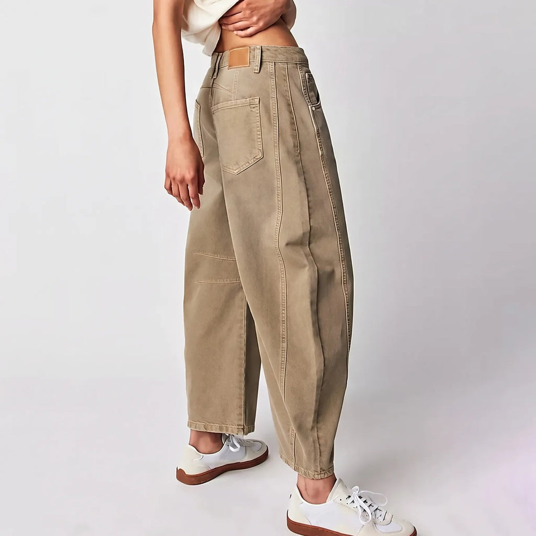 Women's curved barrel leg ankle-cropped jeans with high waist and wide legs