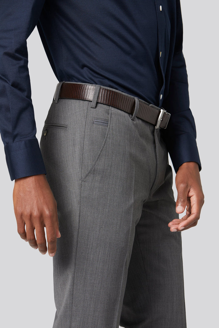 Men's tailored straight-leg trousers with flat front and defined creases