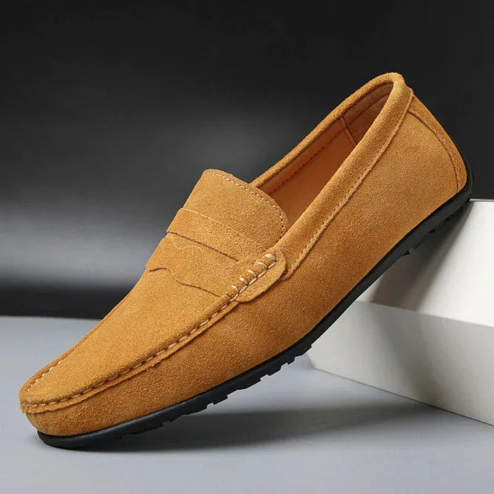 Men's moc toe slip-on loafers with flat sole