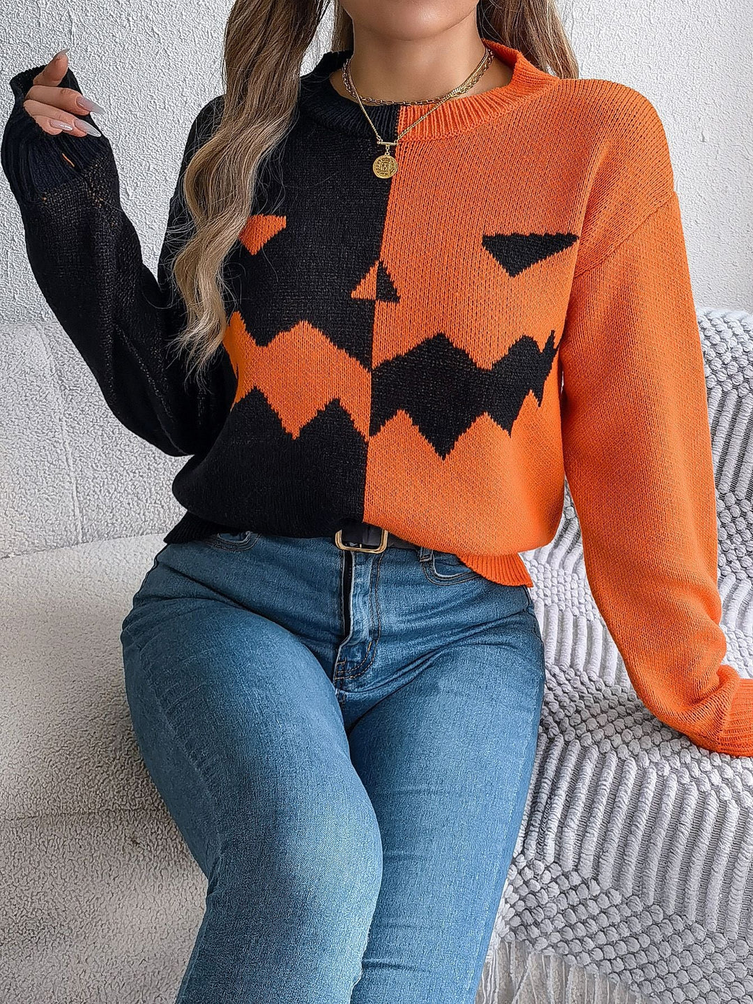 Women's geometric colour-block knitted jumper with crew neck and long sleeves